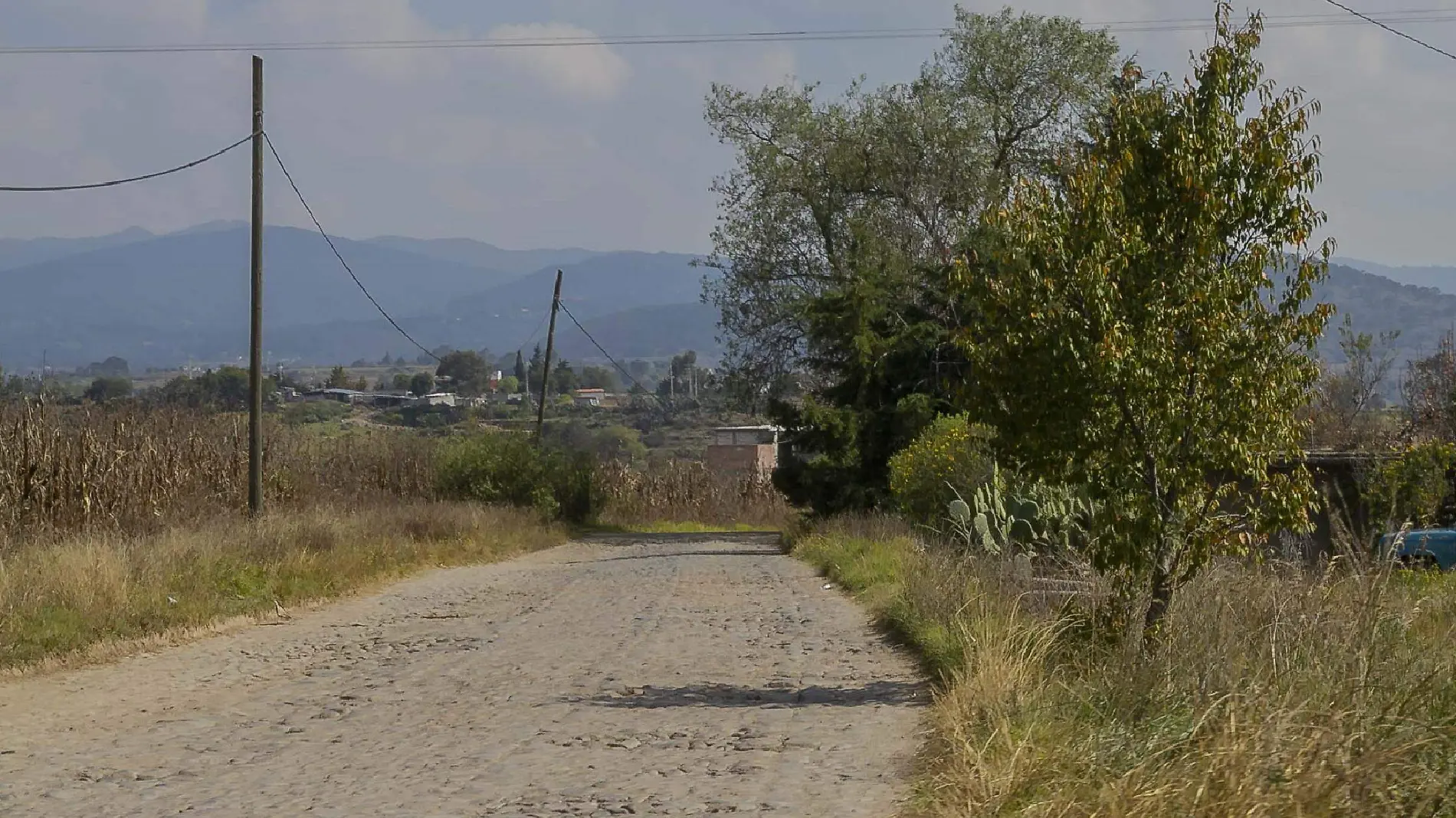 Los caminos son poco transitables en la comunidad de San Juan Dehedó.